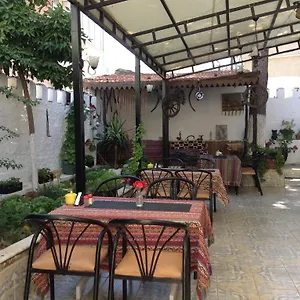 Nur Selçuk